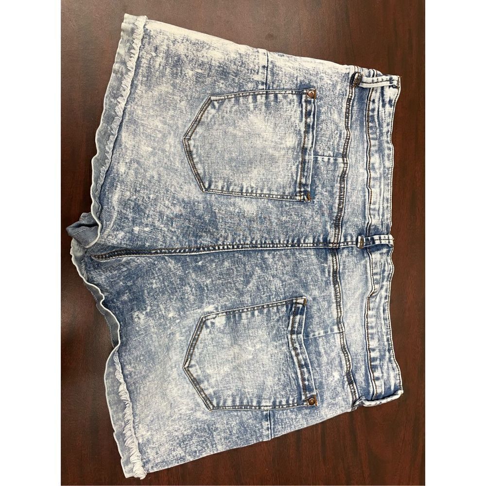 No Boundaries High Rise Denim Shorts Size 15 - Picture 2 of 3